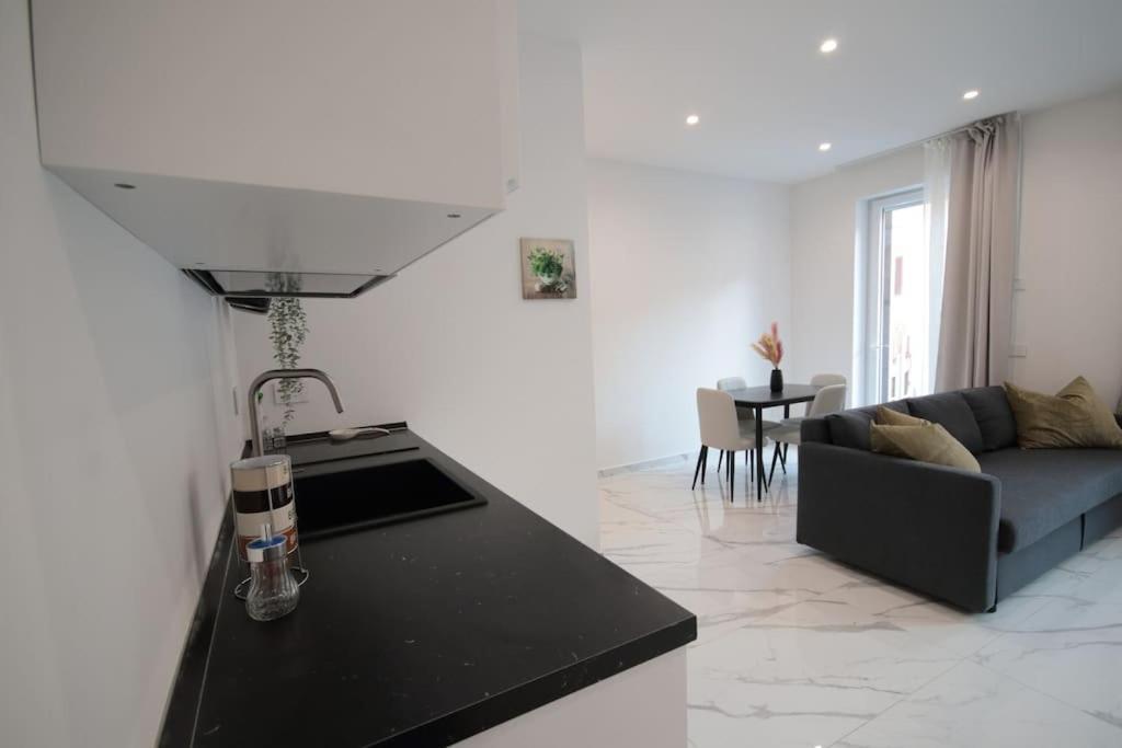 Chiaia Arcoleo House - Sofia Apartment Naples Exterior photo